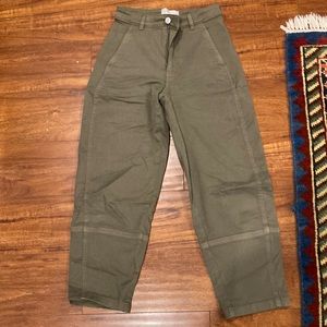 everlane size 2 green barrel pants